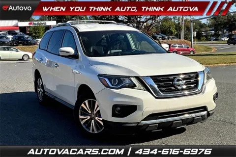 White 2018 Nissan Pathfinder SL for sale in Madison Heights, VA