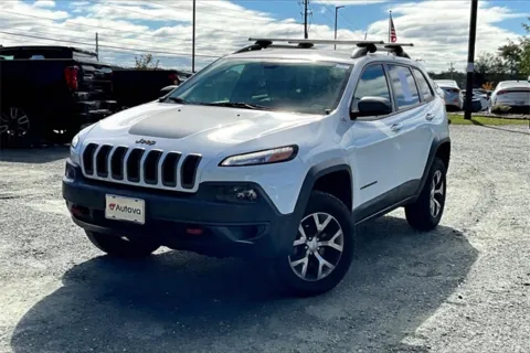 Photos of 2017 Jeep Cherokee Trailhawk for sale in Madison Heights, VA at Autova