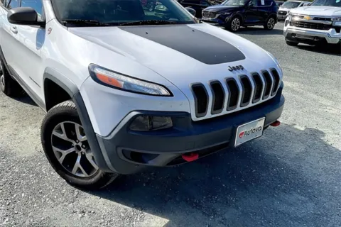 More photos of 2017 Jeep Cherokee Trailhawk at Autova, VA