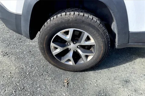 More photos of 2017 Jeep Cherokee Trailhawk at Autova, VA