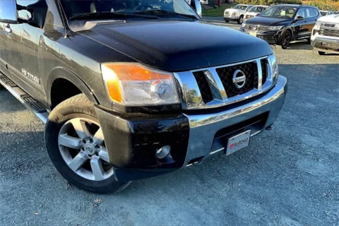 More photos of 2015 Nissan Titan SL at Autova, VA