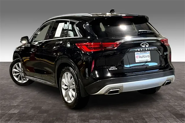 2021 Infiniti QX50 Luxe photo 2