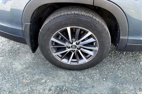 More photos of 2019 Toyota Highlander XLE at Autova, VA