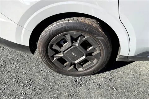 More photos of 2025 Kia Carnival SX at Autova, VA