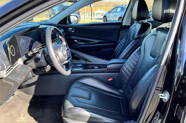 2024 Hyundai Elantra Limited photo 4