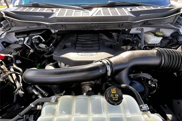 2022 Ford F-150 XLT photo 3