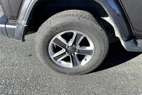 More photos of 2018 Jeep Wrangler Unlimited Sahara at Autova, VA