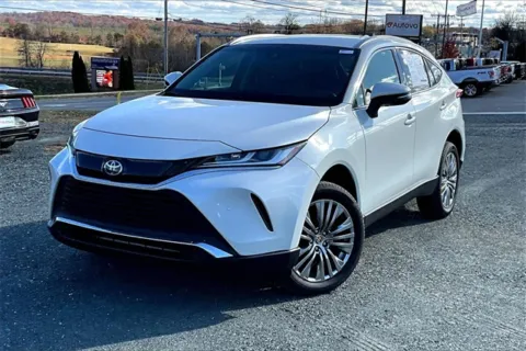 Photos of 2022 Toyota Venza XLE for sale in Madison Heights, VA at Autova