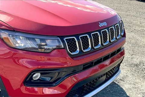 More photos of 2024 Jeep Compass Limited at Autova, VA