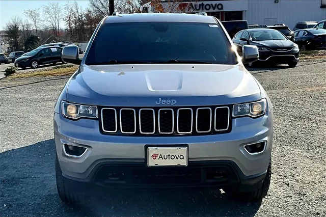2020 Jeep Grand Cherokee Laredo E photo 3