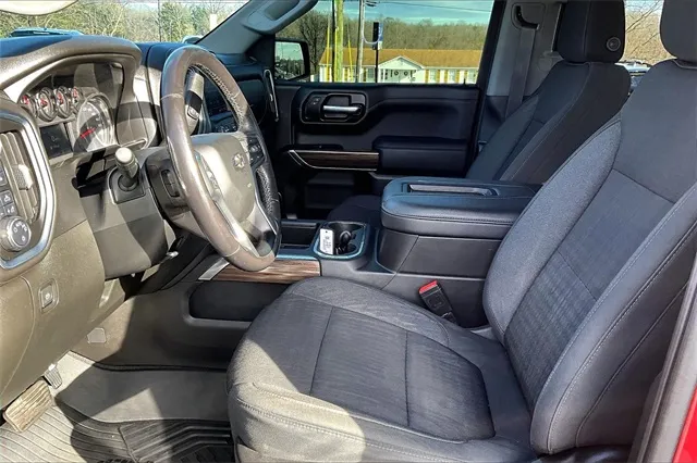 2021 Chevrolet Silverado 1500 RST photo 3