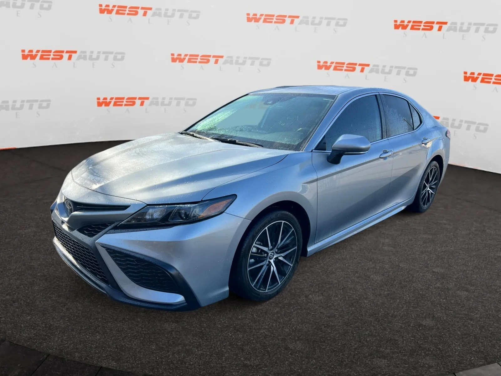 2023 Toyota Camry SE's photo