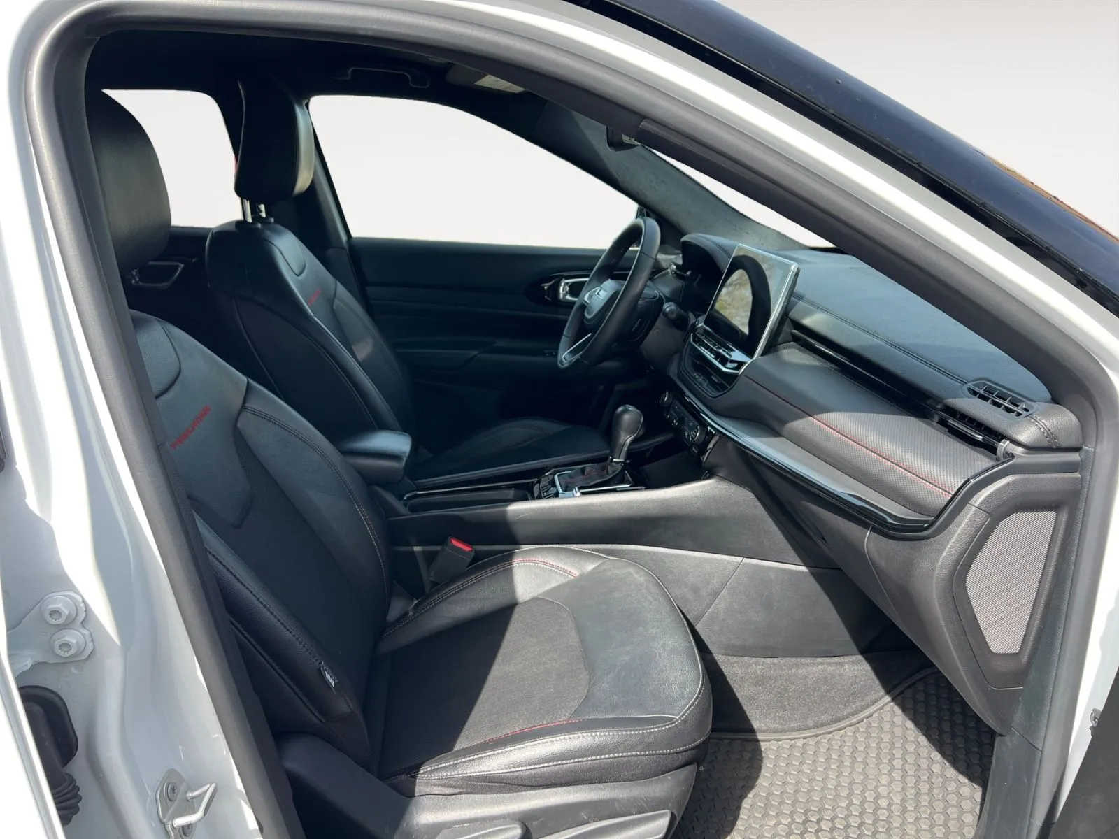 Jeep Compass photo 15