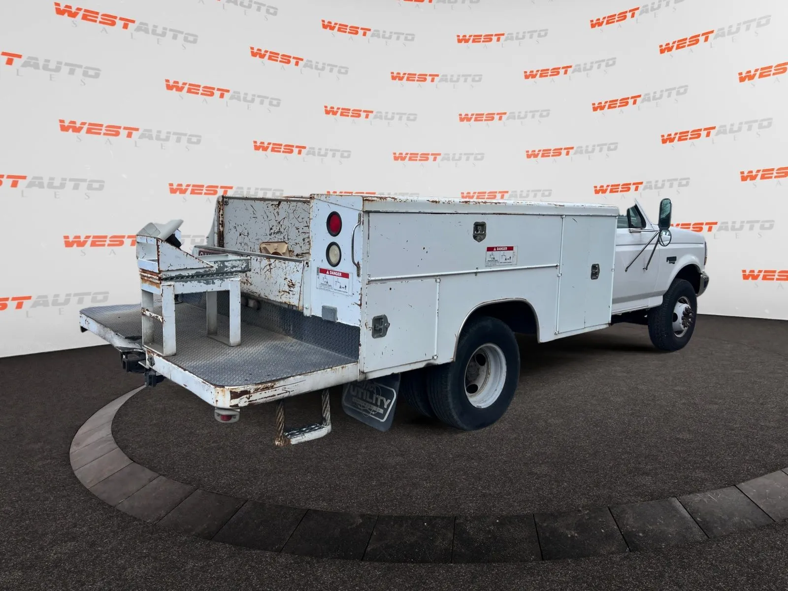 Ford F-450 photo 4