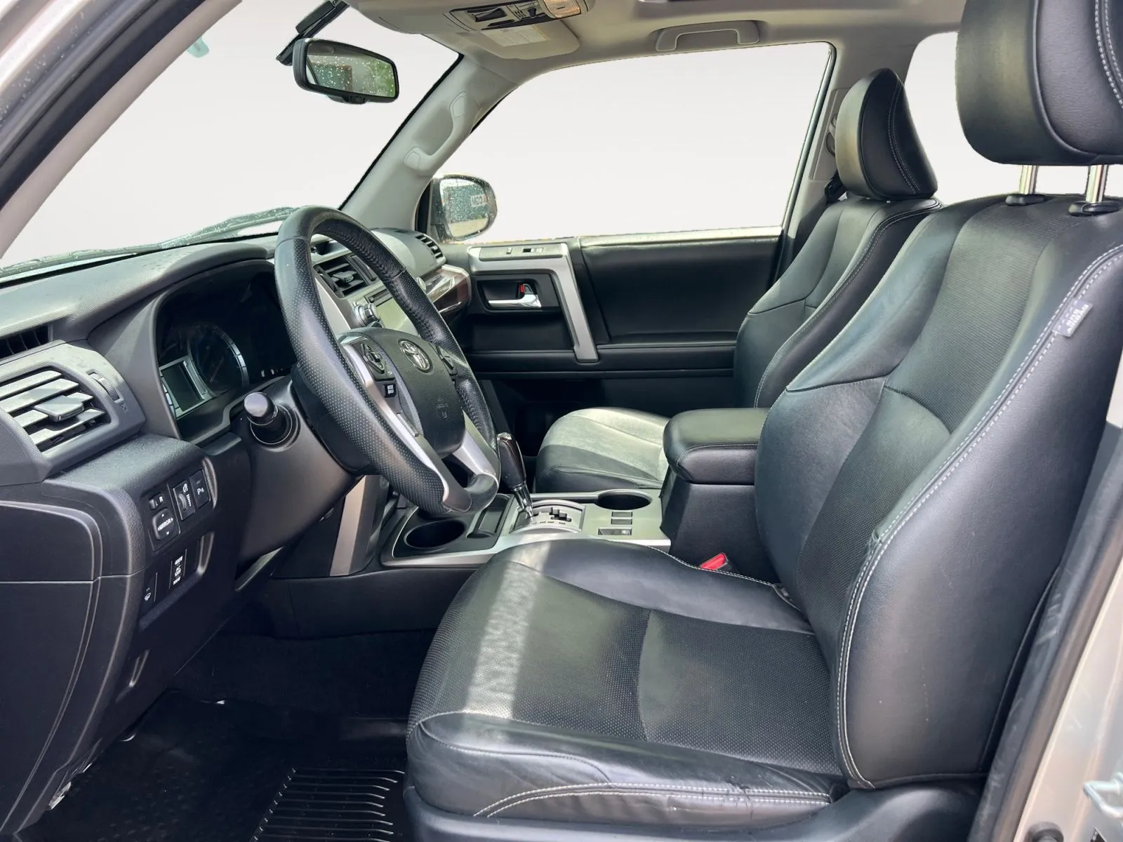 Toyota 4Runner photo 9