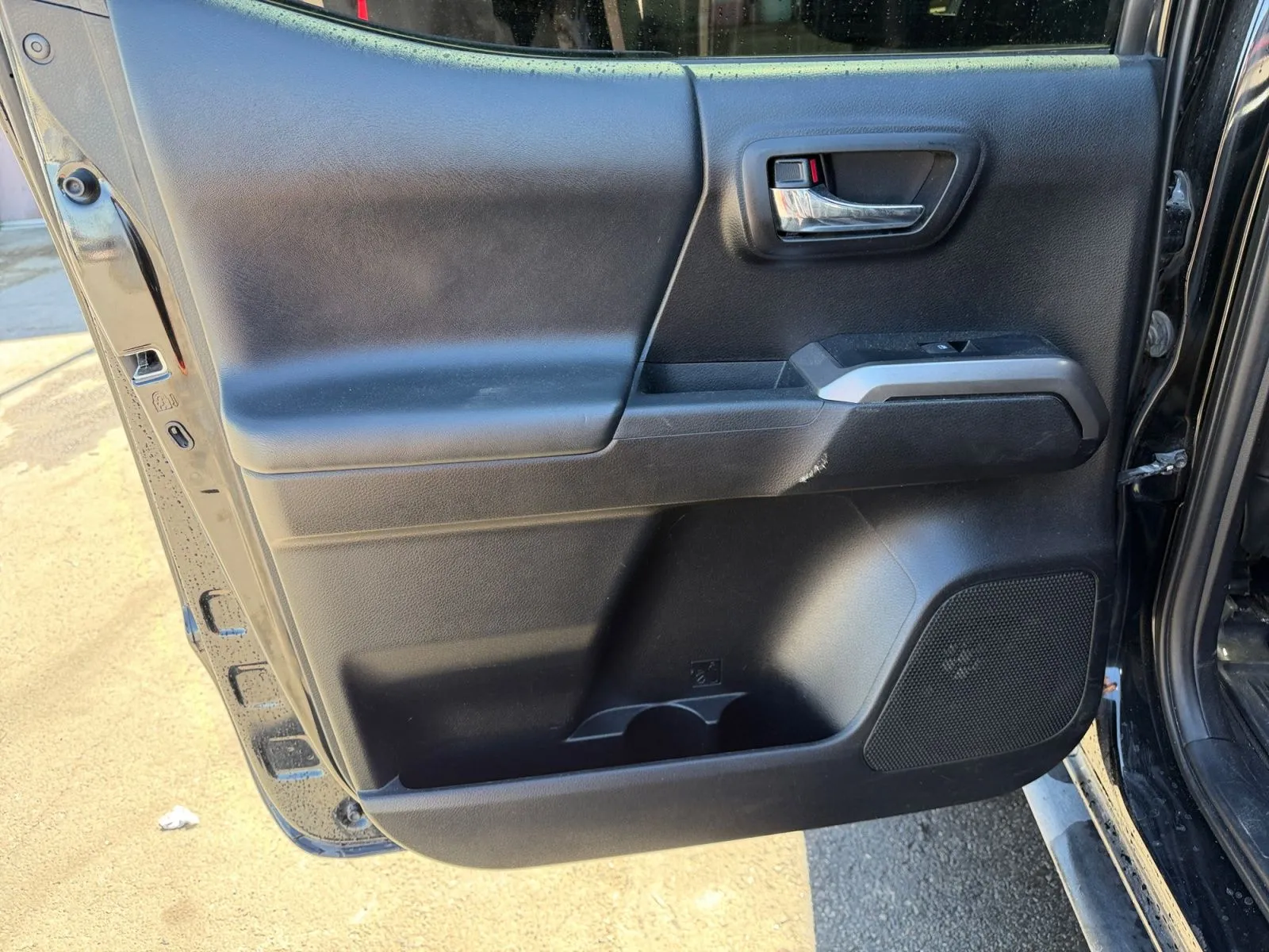 Toyota Tacoma photo 27