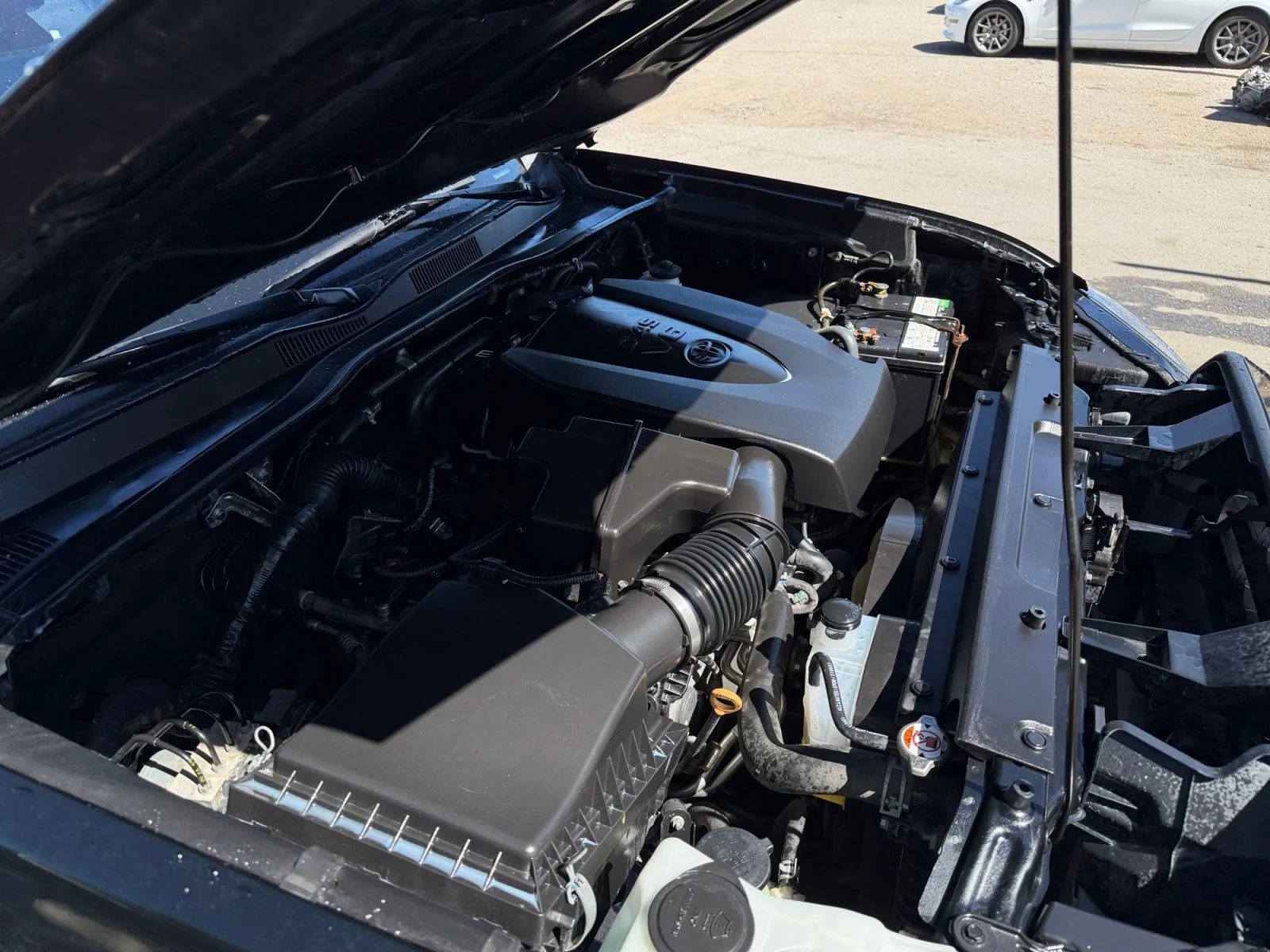 Toyota Tacoma photo 35