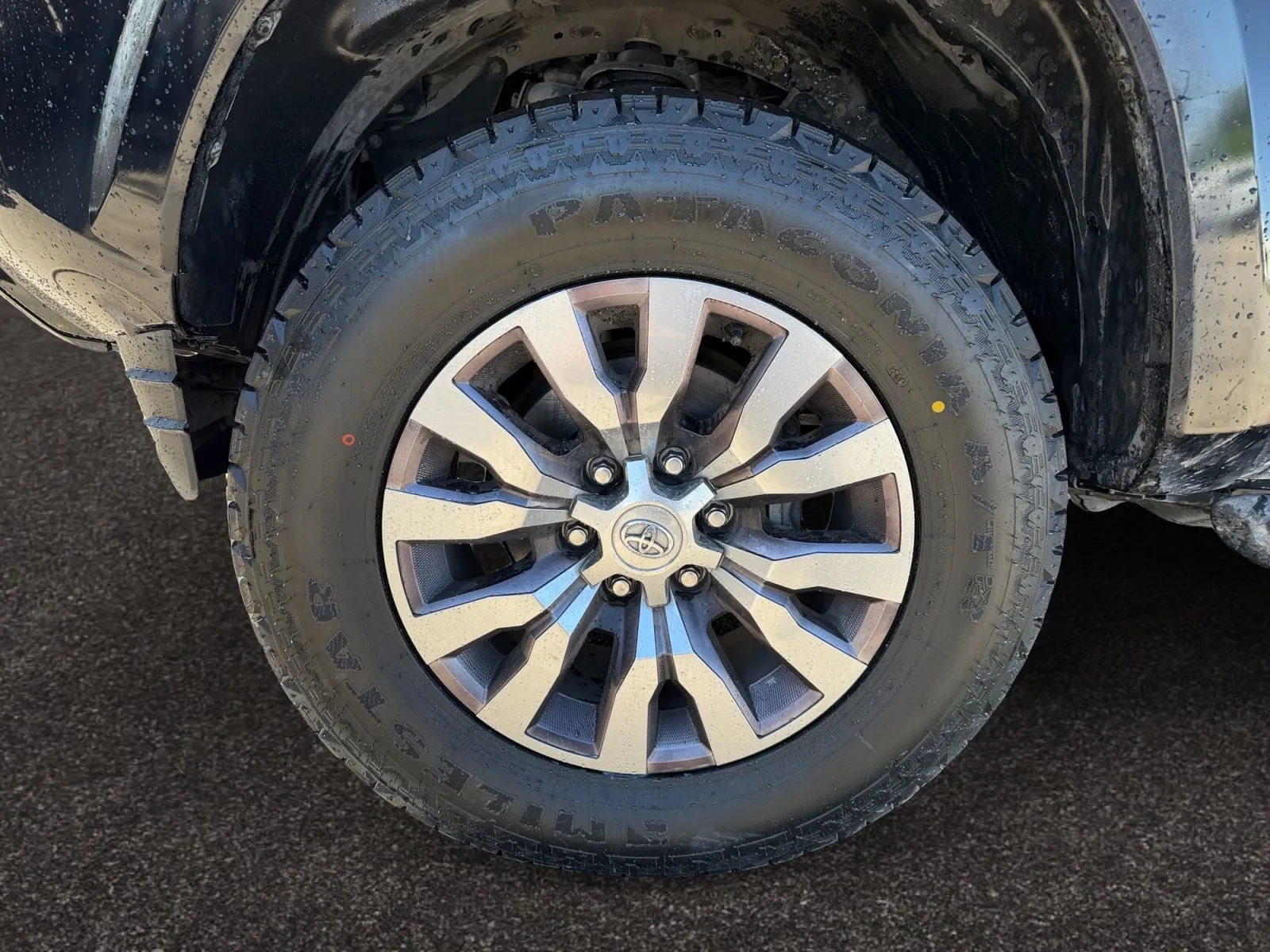 Toyota Tacoma photo 14