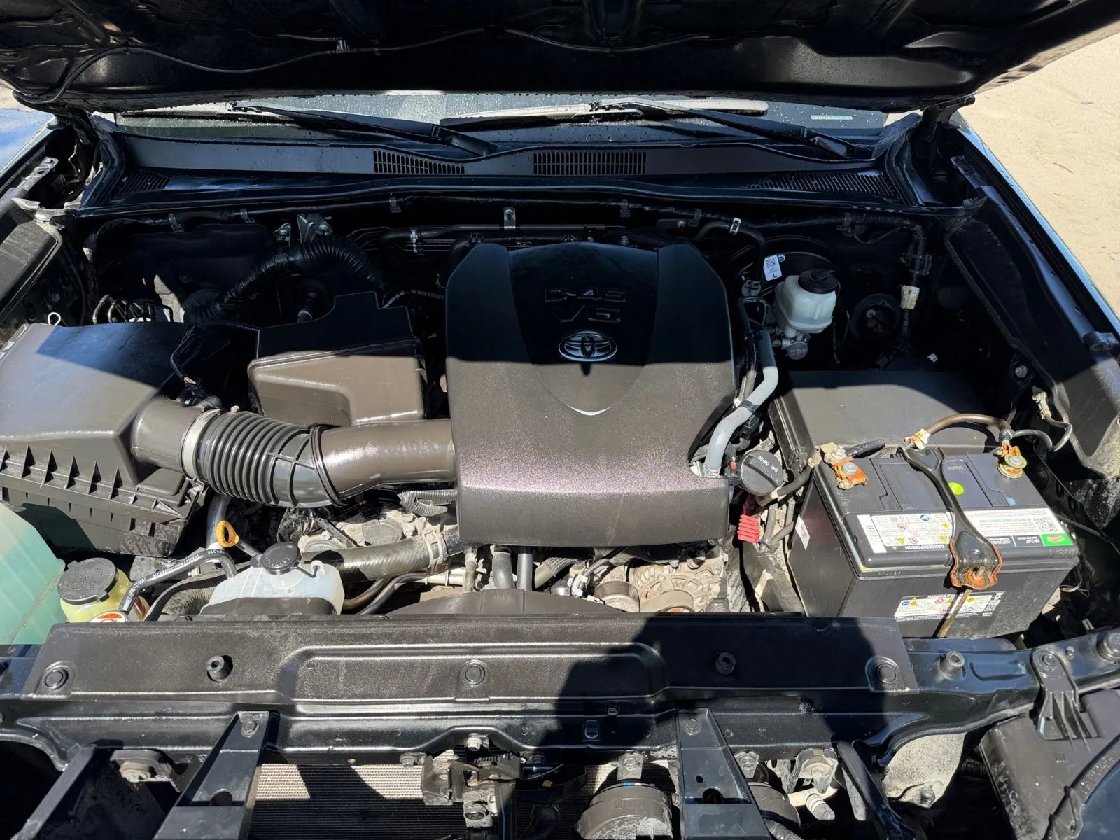 Toyota Tacoma photo 36