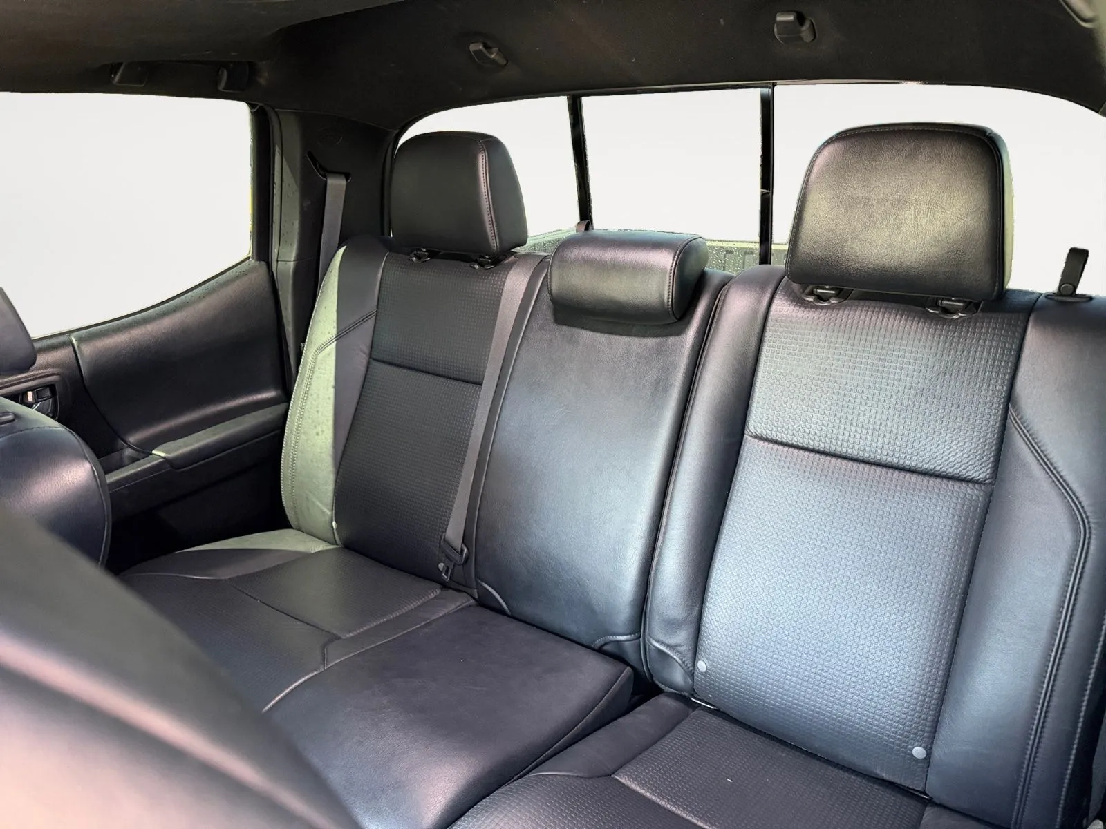 Toyota Tacoma photo 13