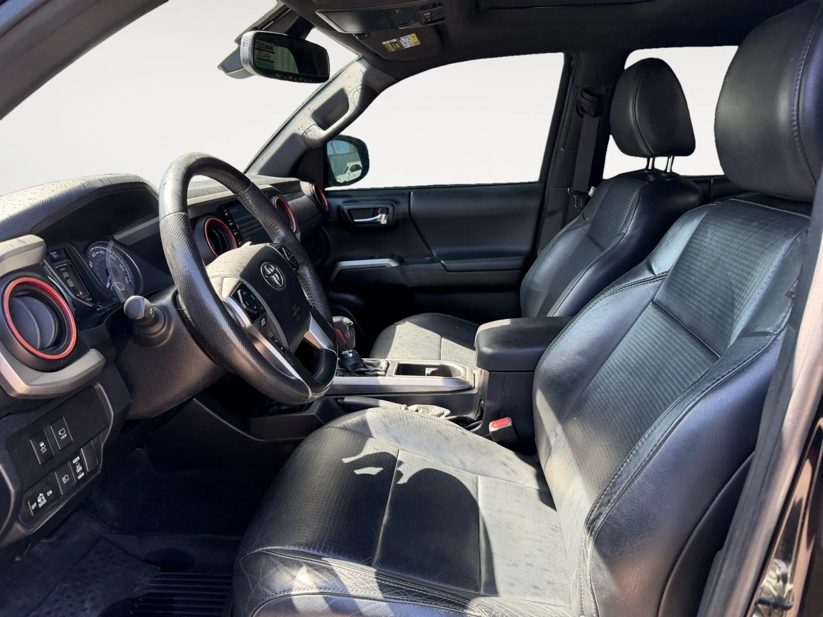 Toyota Tacoma photo 9