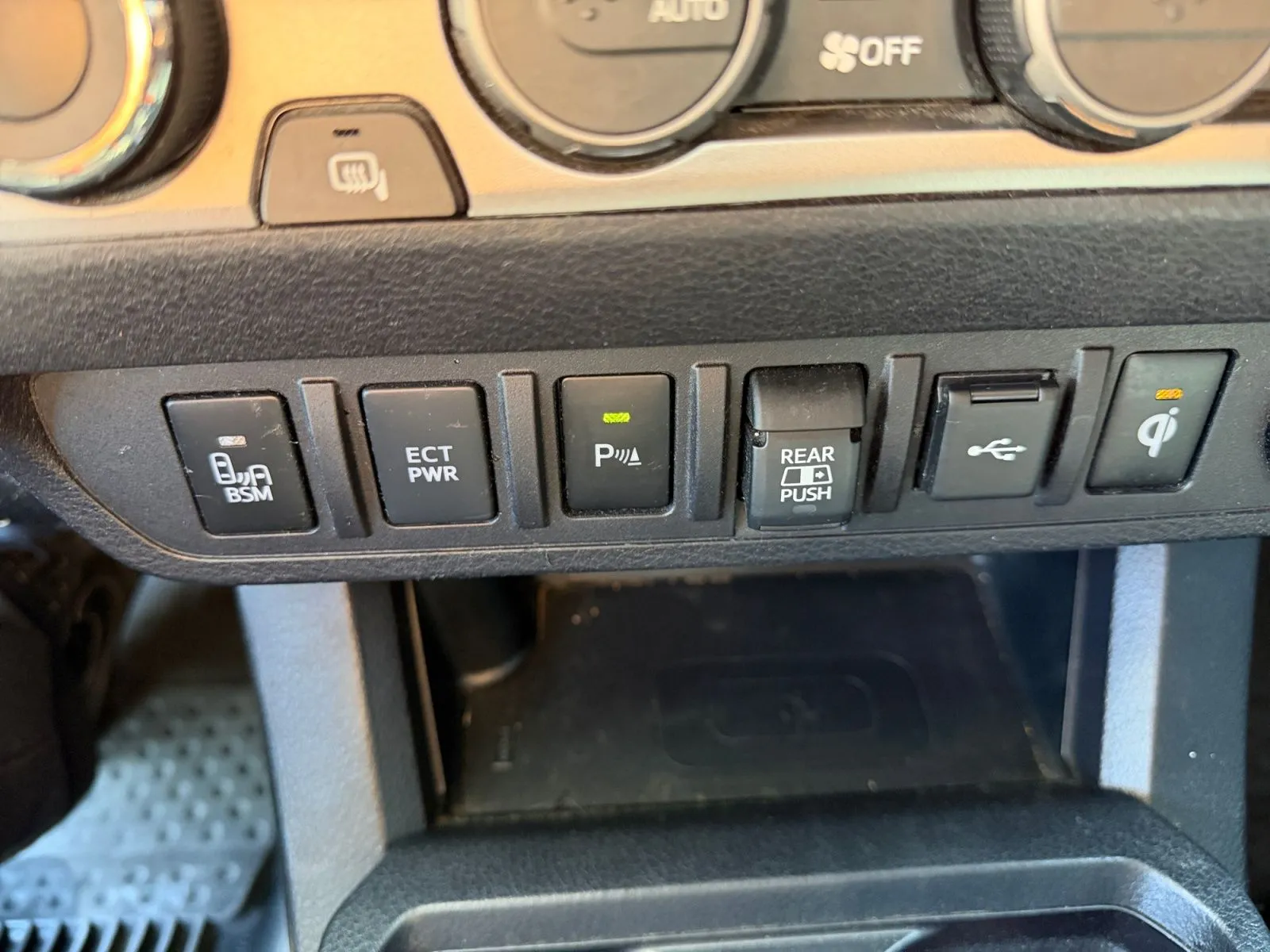 Toyota Tacoma photo 24