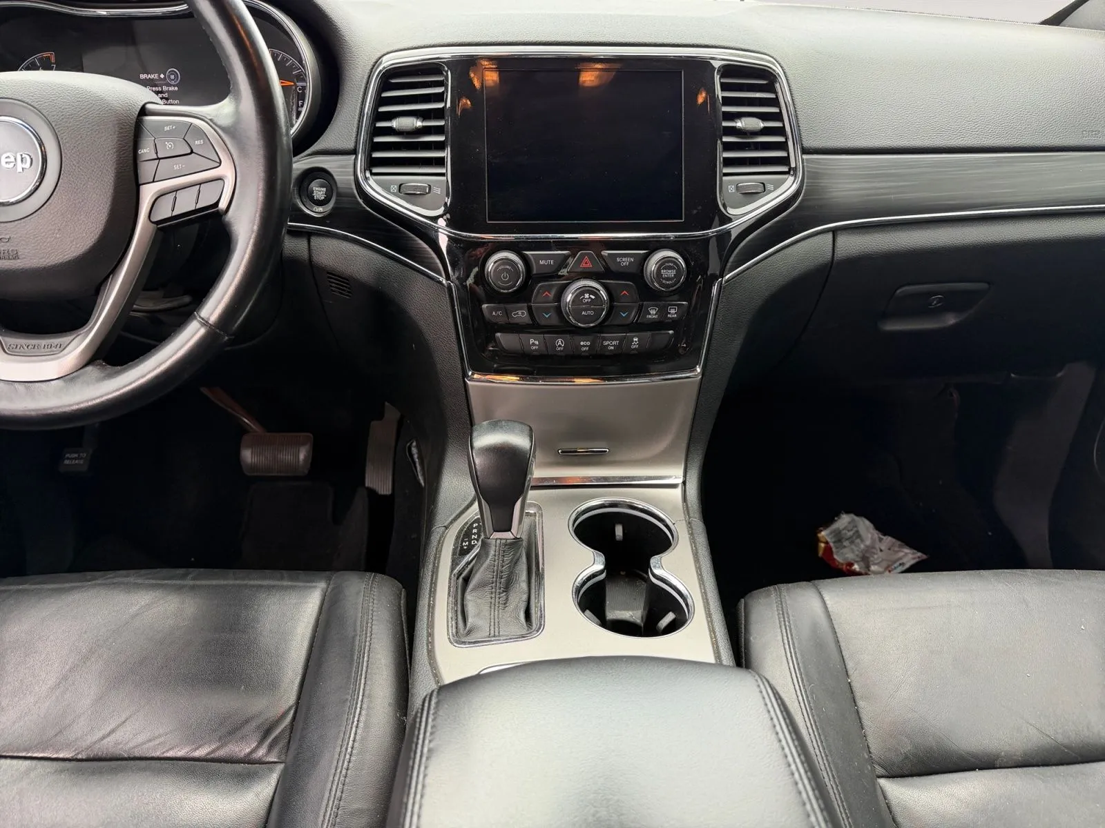 Jeep Grand Cherokee photo 11