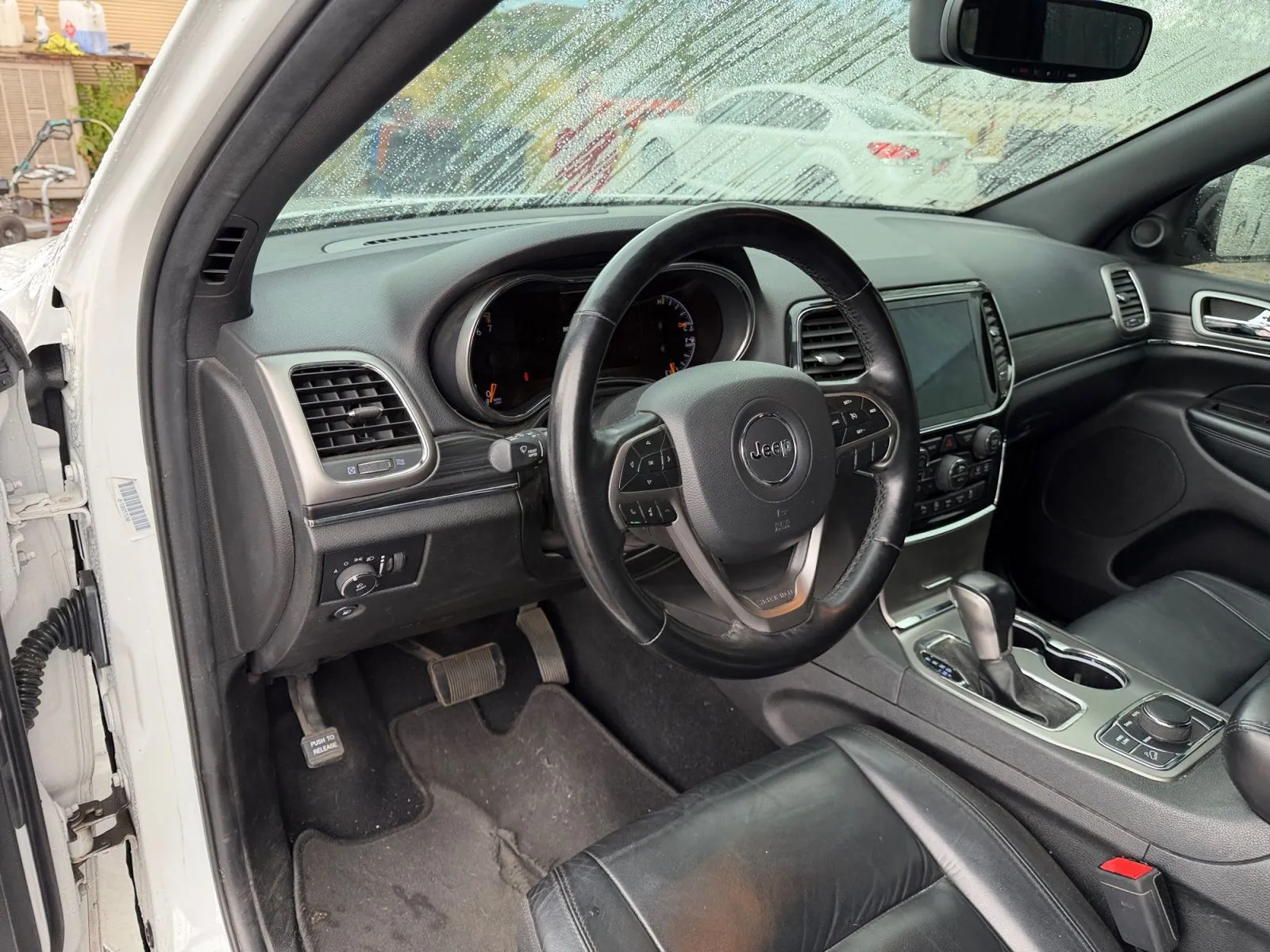 Jeep Grand Cherokee photo 18