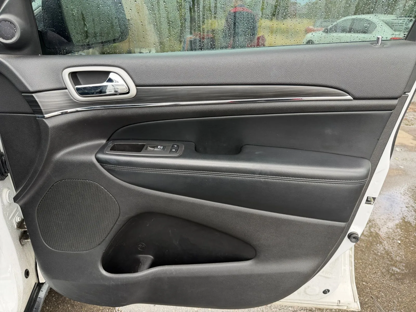 Jeep Grand Cherokee photo 17