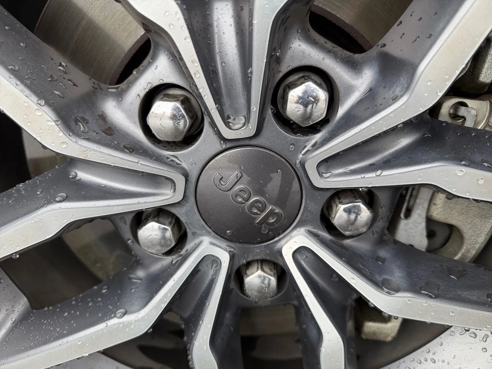 Jeep Grand Cherokee photo 33