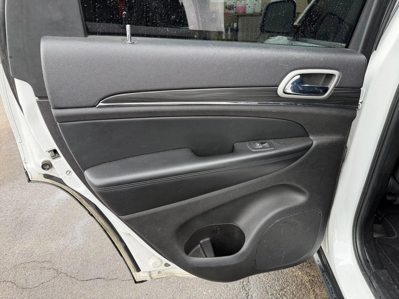 Jeep Grand Cherokee photo 28