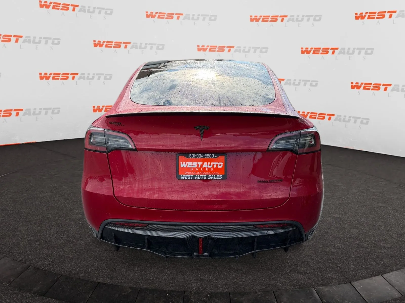Tesla Model Y photo 4