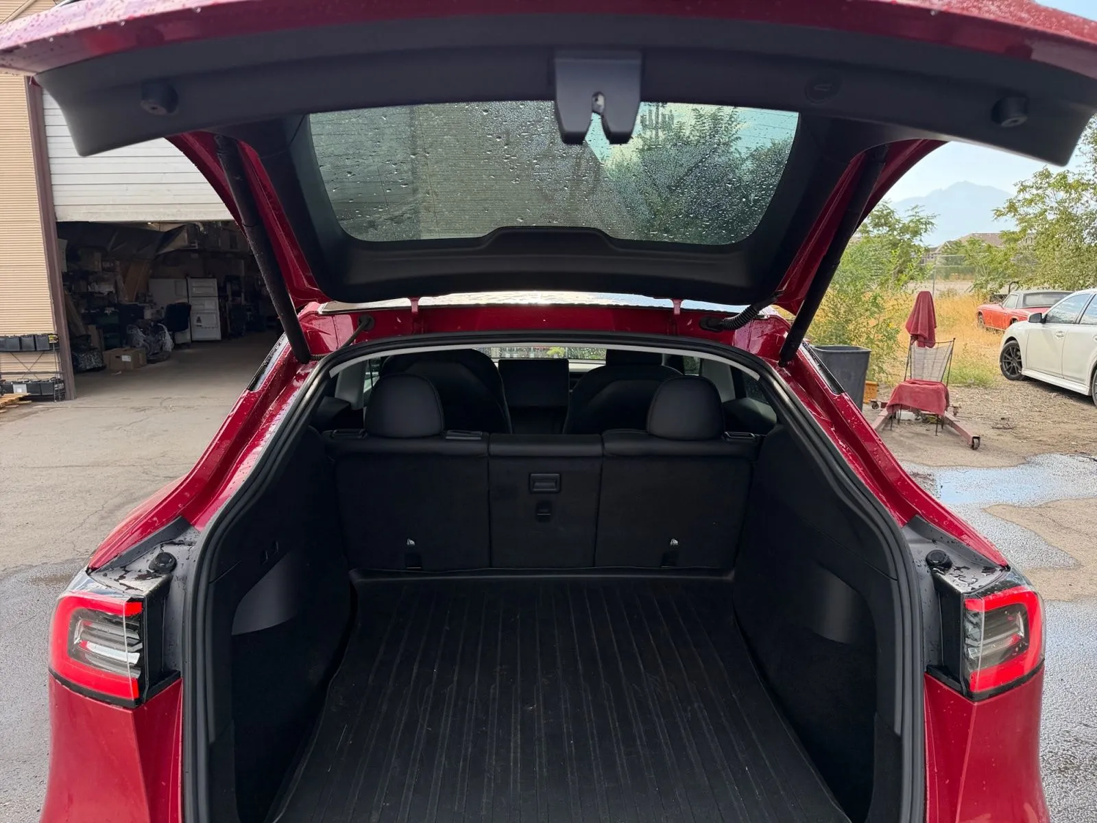 Tesla Model Y photo 29