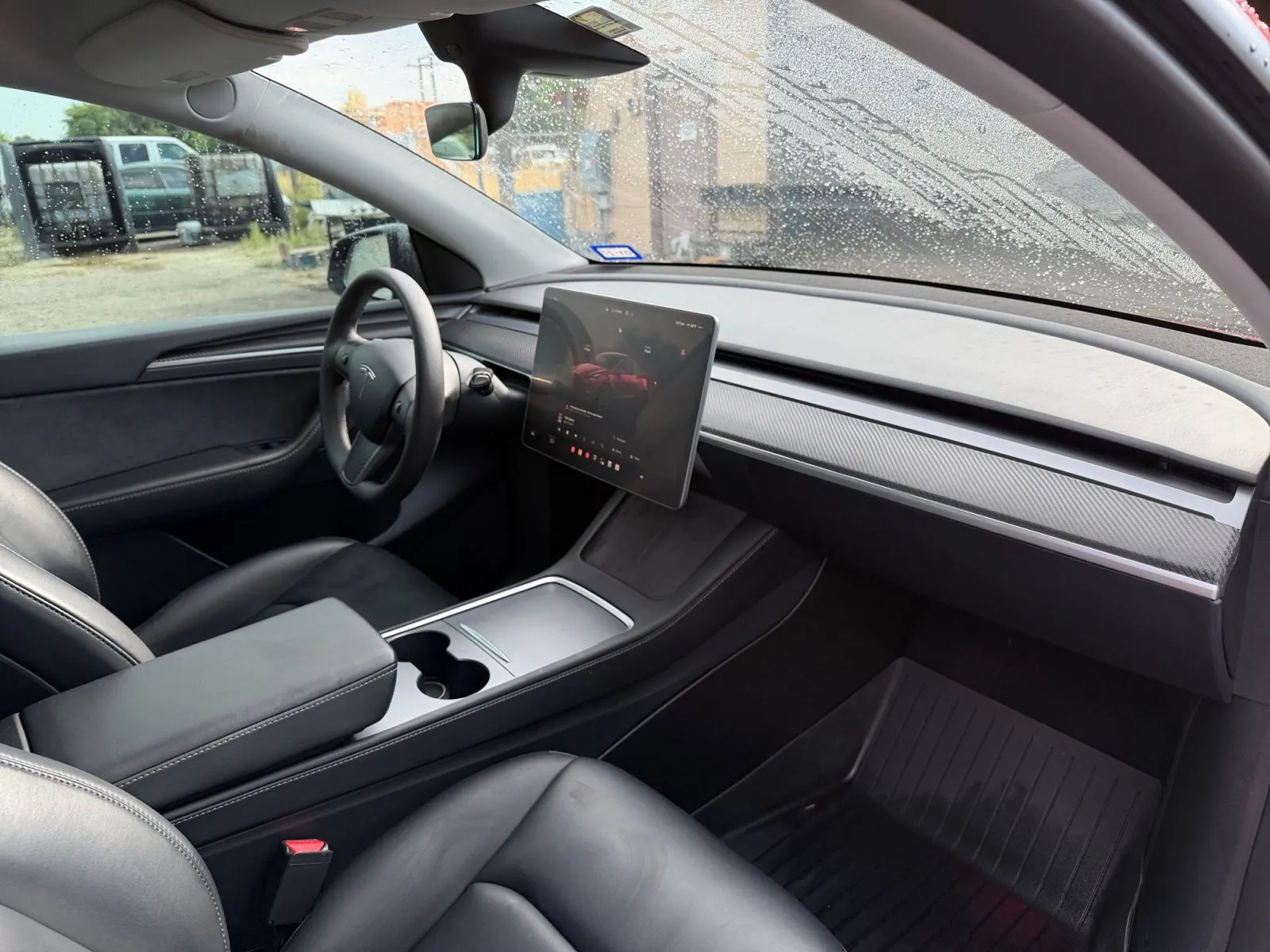Tesla Model Y photo 16