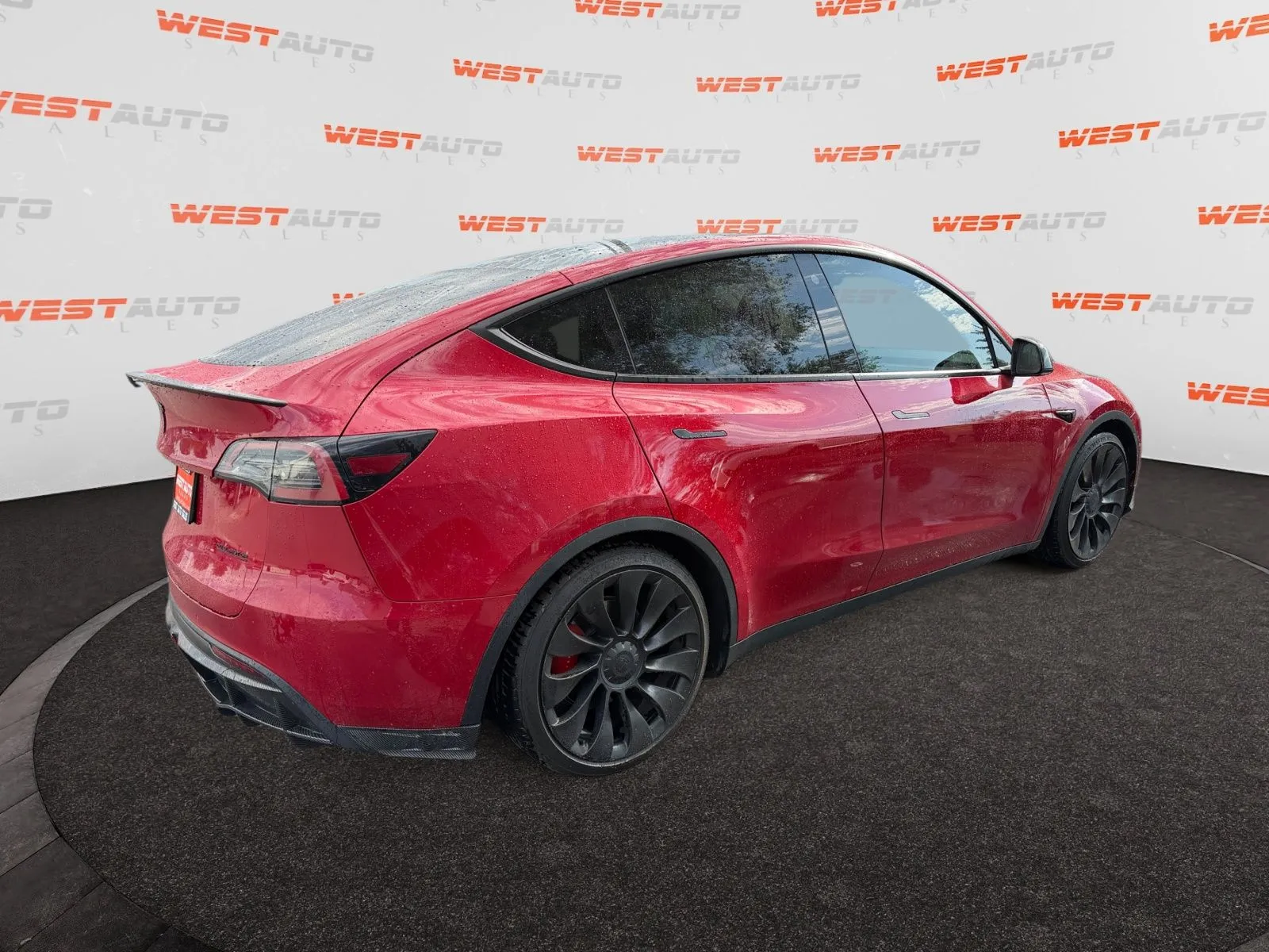 Tesla Model Y photo 5