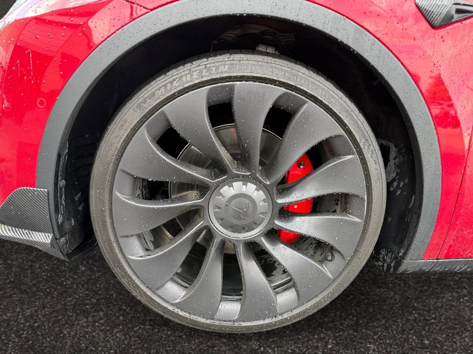 Tesla Model Y photo 14