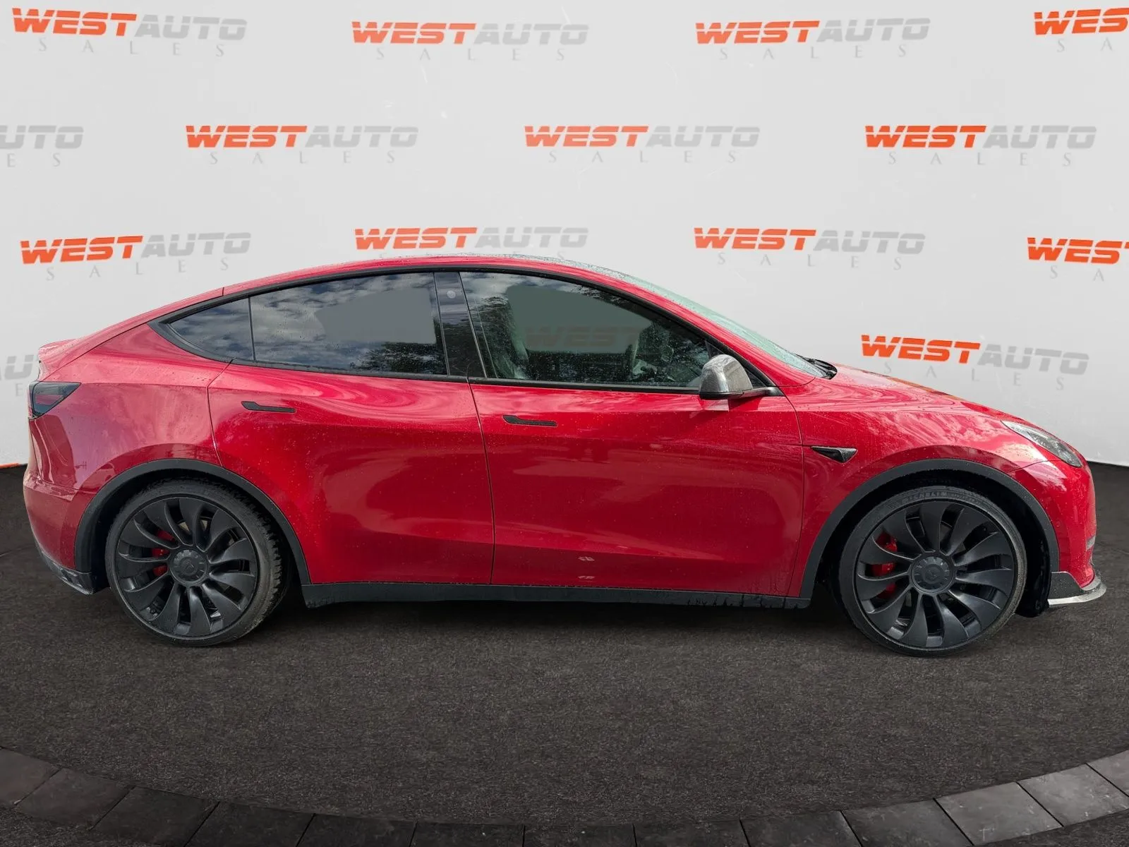 Tesla Model Y photo 6