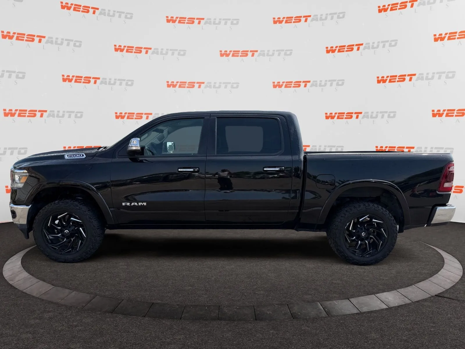 Ram 1500 photo 2