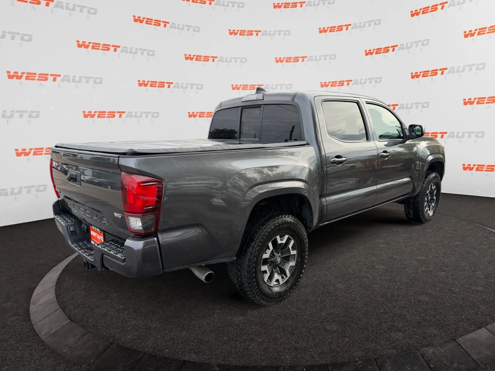Toyota Tacoma photo 5