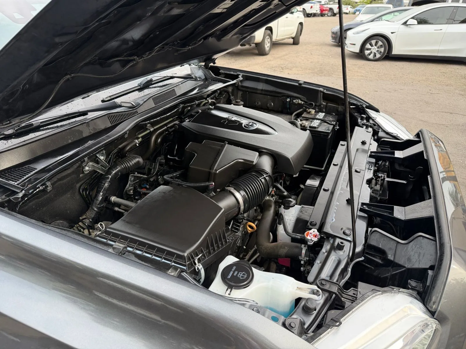 Toyota Tacoma photo 33