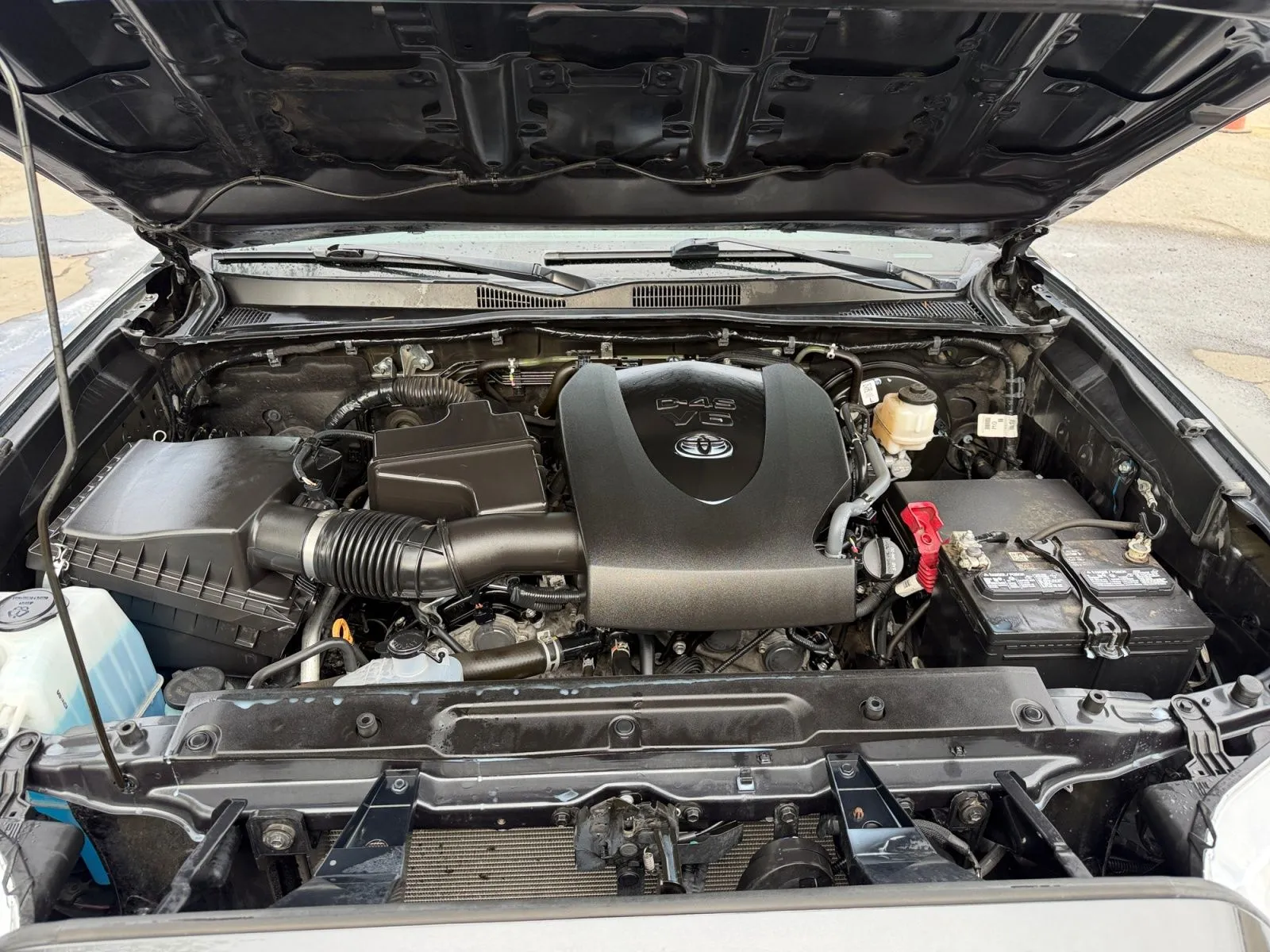 Toyota Tacoma photo 34