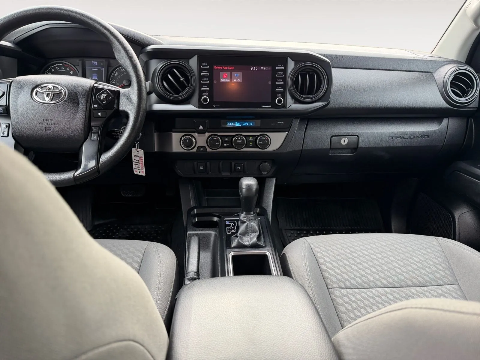 Toyota Tacoma photo 11