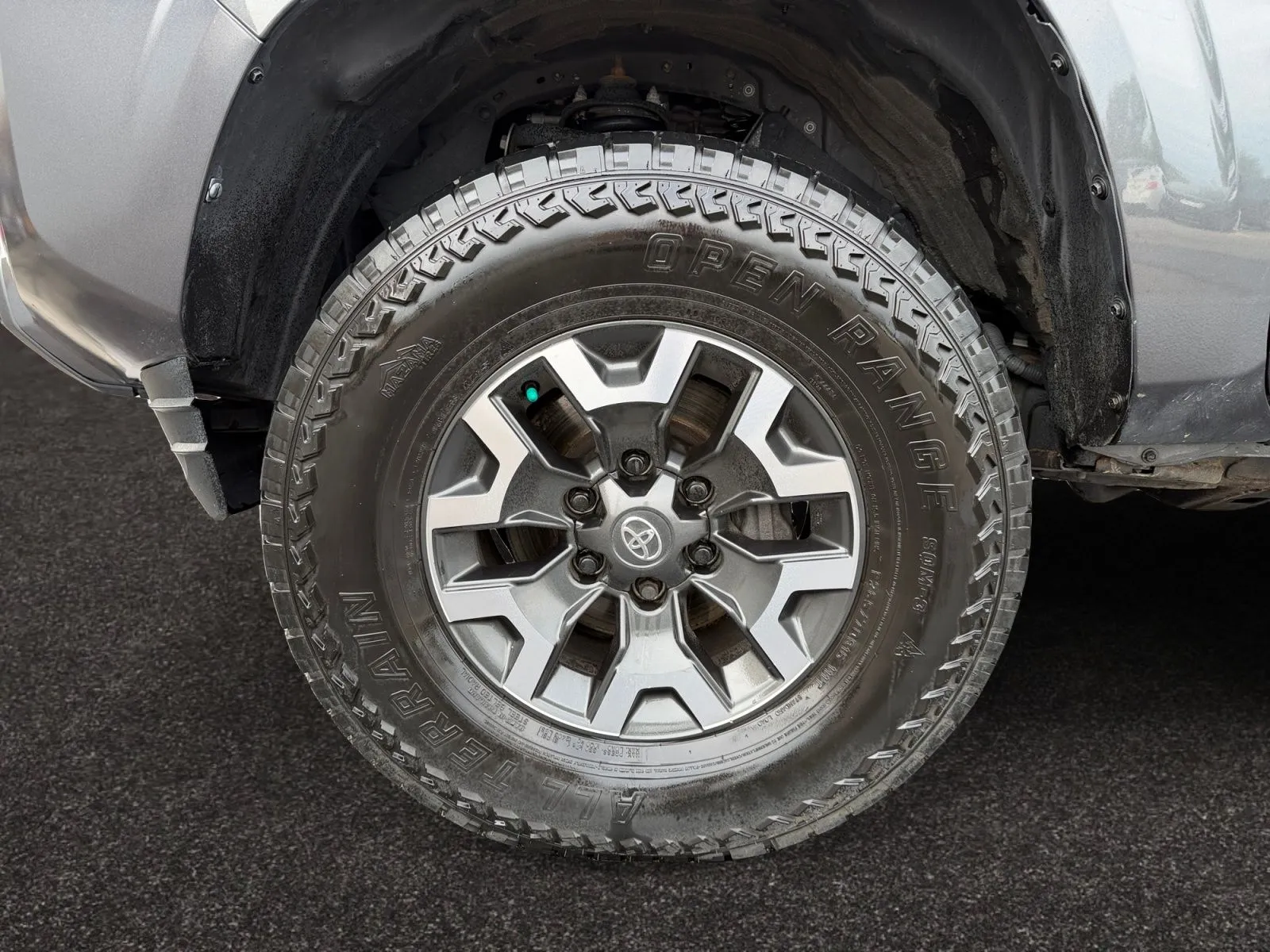 Toyota Tacoma photo 14