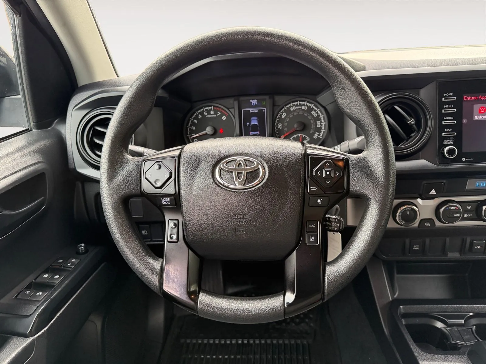 Toyota Tacoma photo 12
