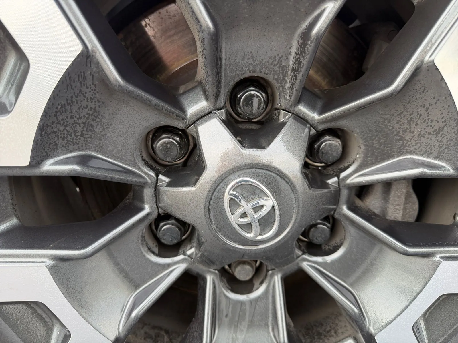 Toyota Tacoma photo 31