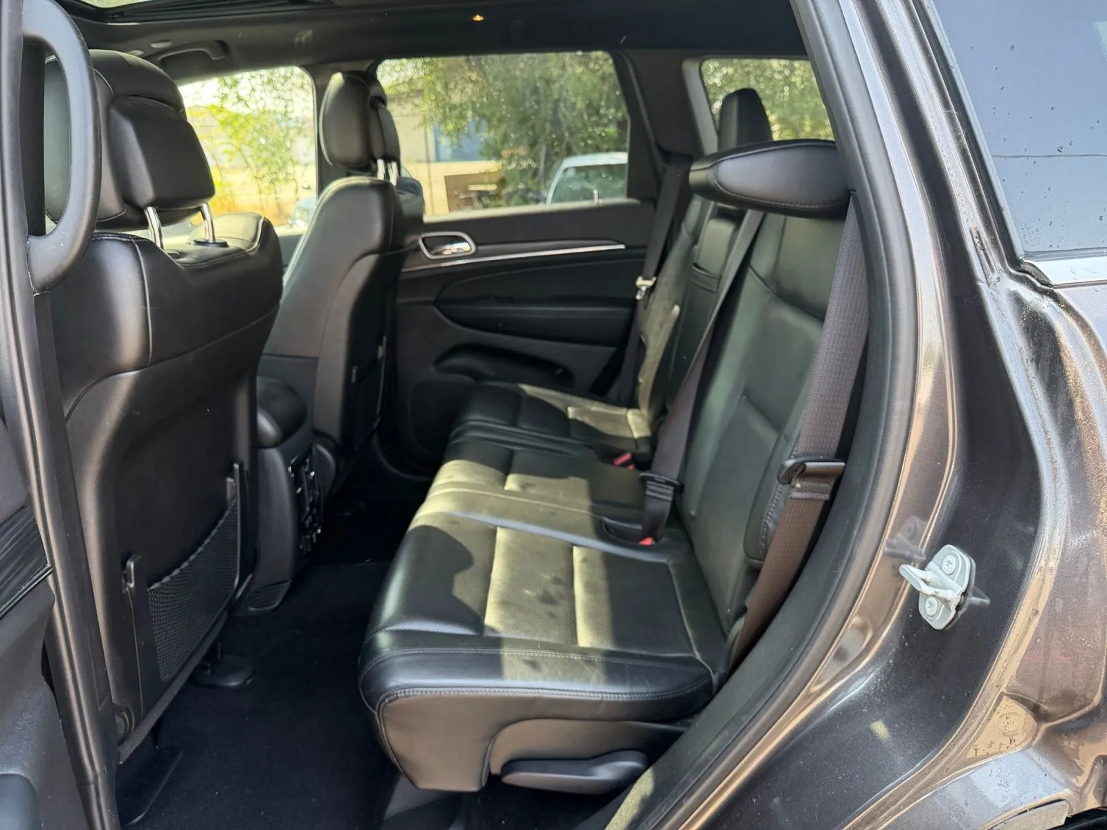 Jeep Grand Cherokee photo 29