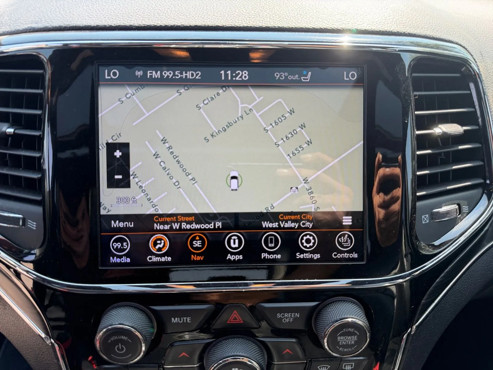 Jeep Grand Cherokee photo 25