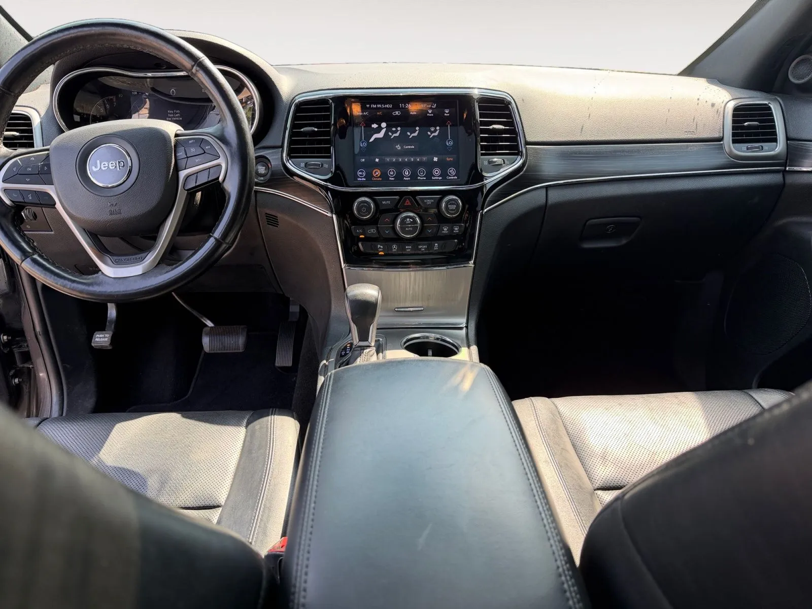 Jeep Grand Cherokee photo 11