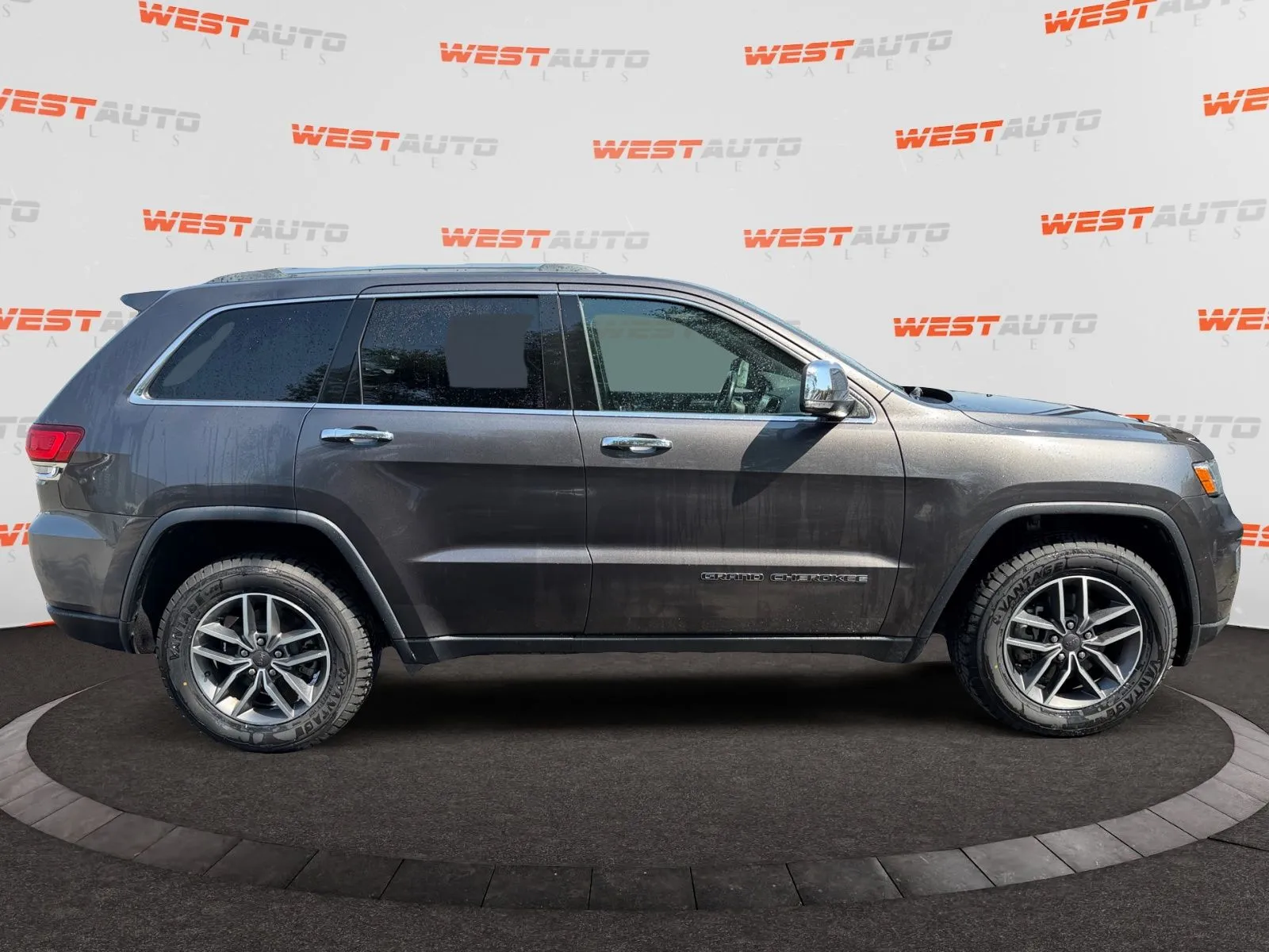 Jeep Grand Cherokee photo 6