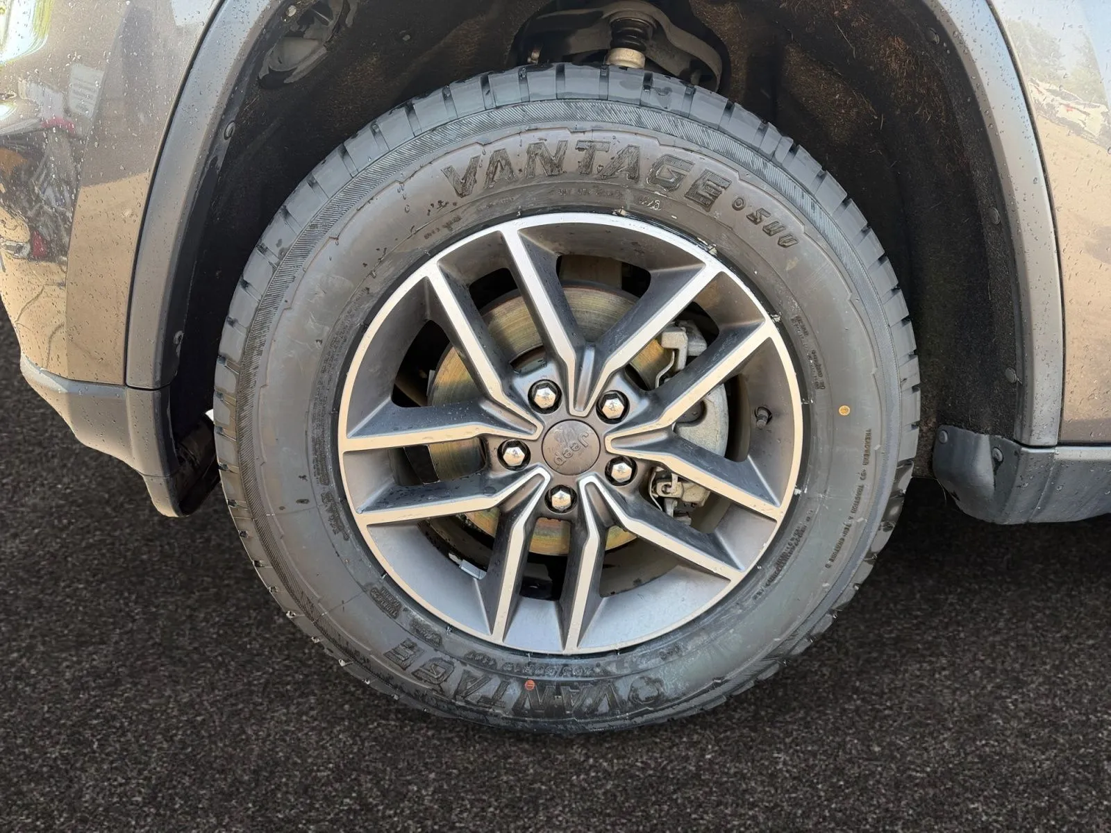 Jeep Grand Cherokee photo 14